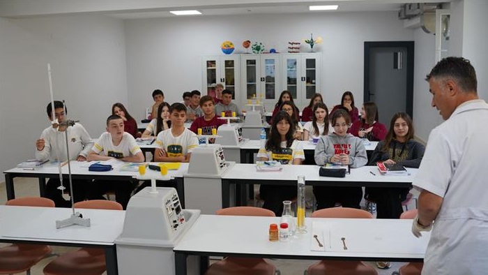 Çözünme–çökelme ve redoks tepkimelerini deneysel olarak gözlemledik